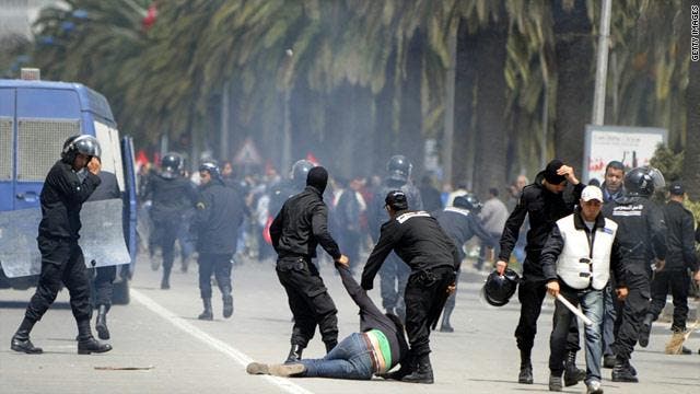 الجزائر: مواجهات بين قوات الأمن ومحتجين
