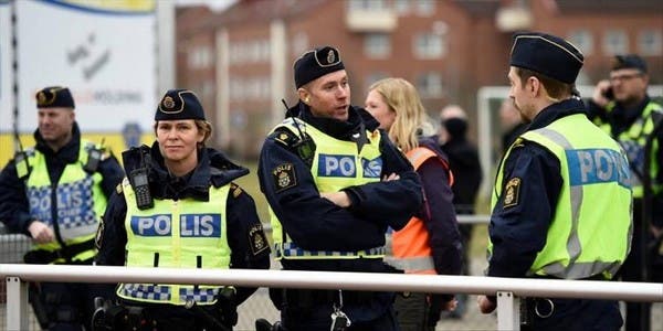 السويد.. إصابة 8 أشخاص بسلاح أبيض