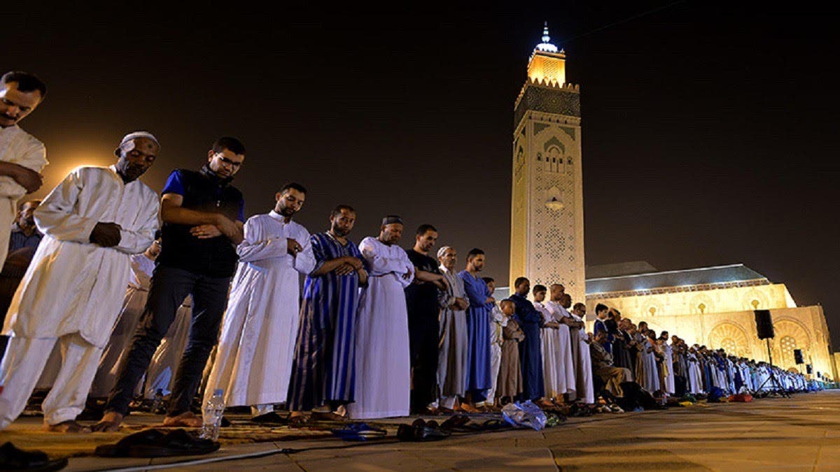مغاربة يطالبون من الحكومة السماح بإقامة صلاة التراويح
