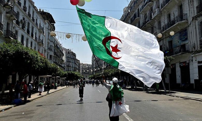 الجزائر.. إدانة مُبلّغ عن الفساد بسنة حبسا نافذا
