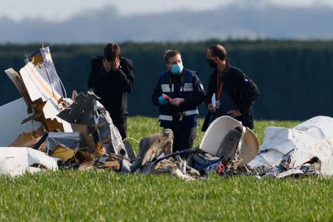 مصرع 4 أشخاص في تحطم طائرة ضواحي باريس