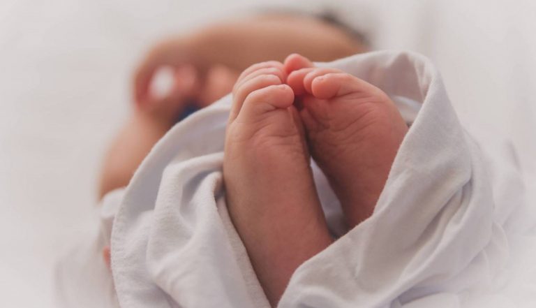 أكادير : الأمن يبحث عن أم تخلصت من رضيعها في حاوية للقمامة