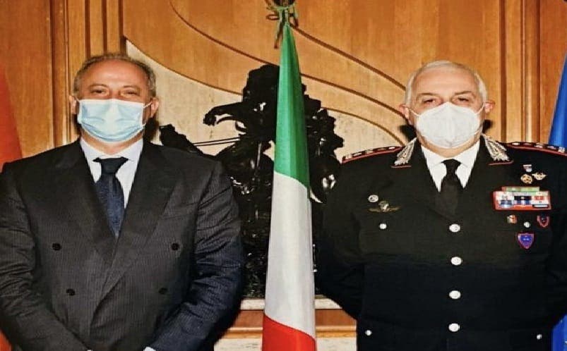 سفير المغرب بروما يلتقي بقائد قوات الدرك الإيطالي للتنسيق حول قضايا الأمن