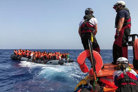 إسبانيا .. توقيف 20 شخصا متورطين في تهريب مهاجرين من المغرب