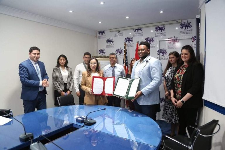 بدعوة من البام.. وفد عن حزب بايدن يحل بالداخلة لاستكشاف فرص الاستثمار