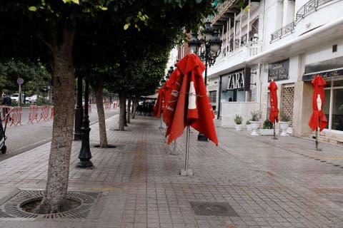 تونس تتراجع عن تمديد حظر التجوال بعد احتجاجات