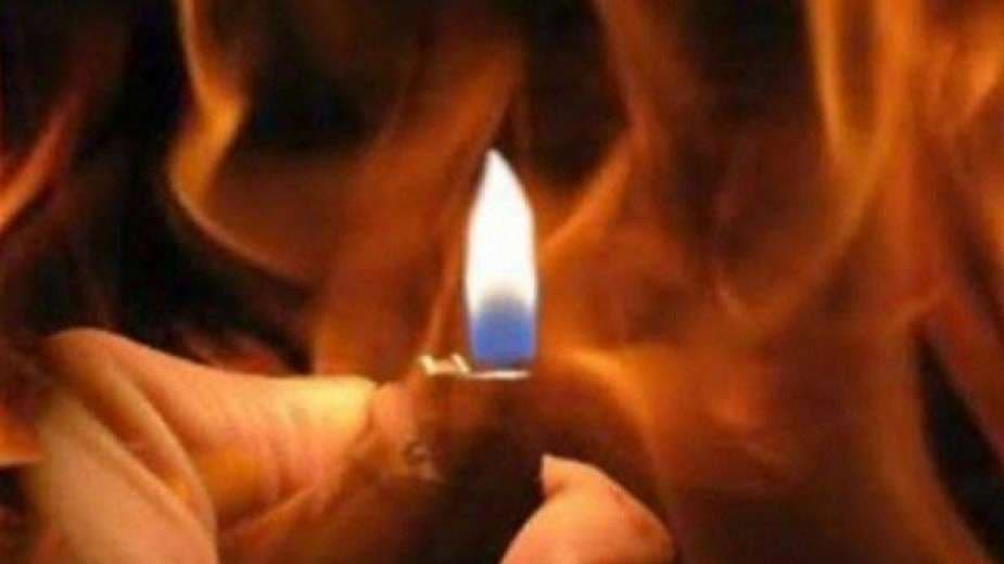 زوجة تشعل النار في زوجها بسبب كثرة استخدامه للهاتف