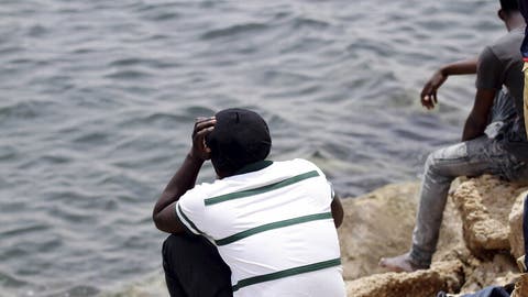 مصرع 17 مهاجرا غرقوا بانقلاب قارب قبالة تونس
