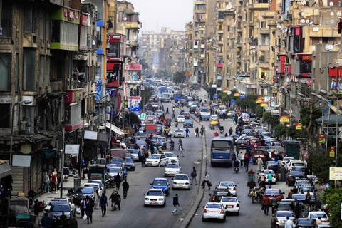 مصر تفرض الإغلاق المبكر للمقاهي والمحلات التجارية لمواجهة كورونا