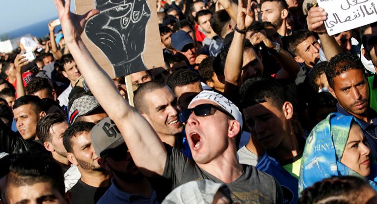 لخط الاحمر : هل تستمر أزمة الخطاب بين الاحزاب والشباب ؟؟