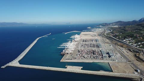 جون أفريك : ميناء طنجة المتوسط يحتفظ بجاذبيته على الرغم من الجائحة