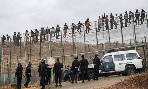 صد محاولة إقتحام 150 مهاجر إفريقي لسياج مليلية المحتلة