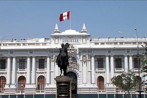 الكونغرس البيروفي يحث البرلمان الأوروبي على عدم إقحام نفسه في أزمة ثنائية