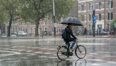 هولندا: إجلاء آلاف الأشخاص بسبب سوء الأحوال الجوية