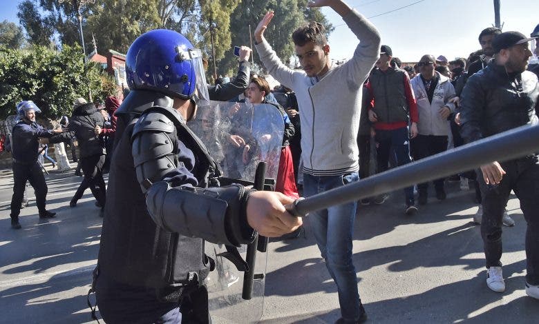 قمع المظاهرات بالجزائر