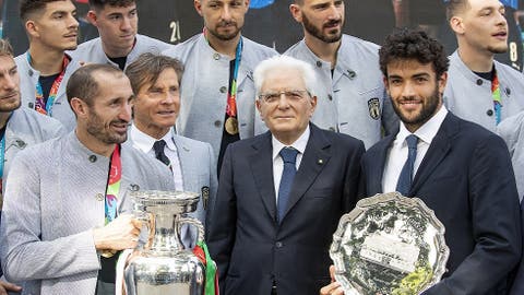 الرئيس الإيطالي يستقبل أبطال أمم أوروبا