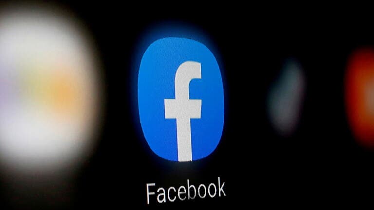 تقرير: "فيسبوك" طرد 52 موظفا تجسسوا على مستخدمي الموقع