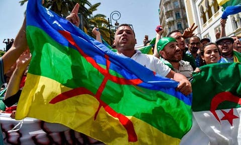 حركات أمازيغية مغربية تُدين حملة الاعتقالات بمنطقة ”القبايل“ بالجزائر