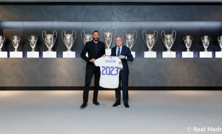 رسميا.. ريال مدريد يجدد عقد بنزيما إلى غاية 2023