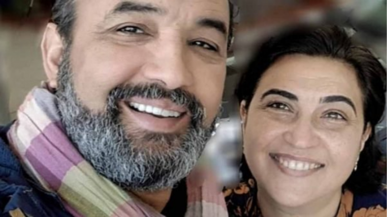 بمناسبة نجاحها ... رشيد الوالي لزوجته :" نجاحك هو قدوة"