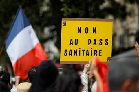 فرنسا.. اشتباكات بين الشرطة ومحتجين ضد “الشهادة الصحية”