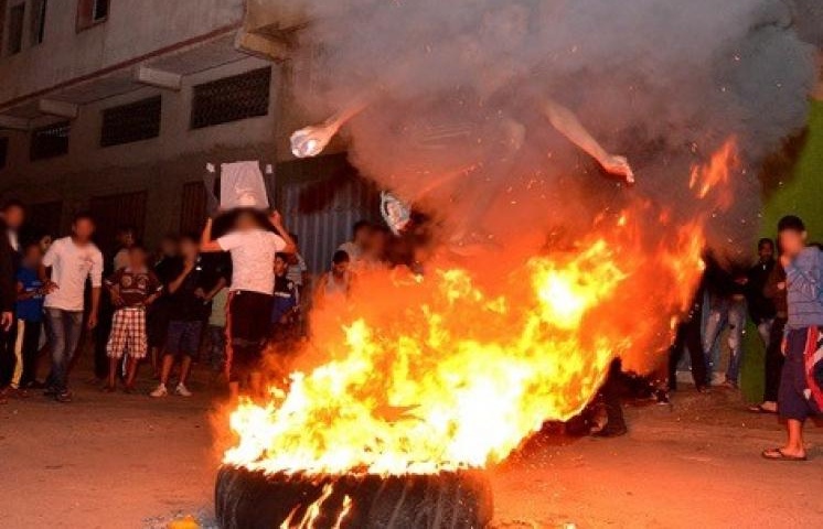 عاشوراء بسطات.. اعتراض المارة بالماء القاطع وزلال البيض