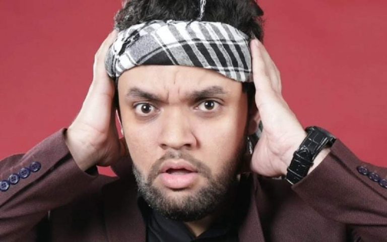 أسامة رمزي: "الحكومة تحت شعار إفتحي يا وردة إغلقي يا وردة"