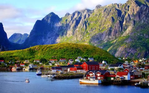 النرويج تعلن إلغاء قيود كورونا والعودة للحياة الطبيعية