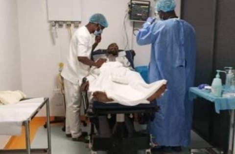السائق المغربي الناجي من الاعتداء الارهابي بمالي يصل الى مستشفى “باستور”ببماكو