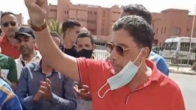 Photo of ”بوعيدة“ يعتصم أمام مقر ولاية الجهة بسبب محاولة تجريده من ”مقعده البرلماني“