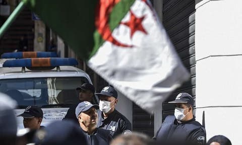 الجزائر.. حبس 19 شخصا بتهمة الانتماء إلى منظمة “الماك”