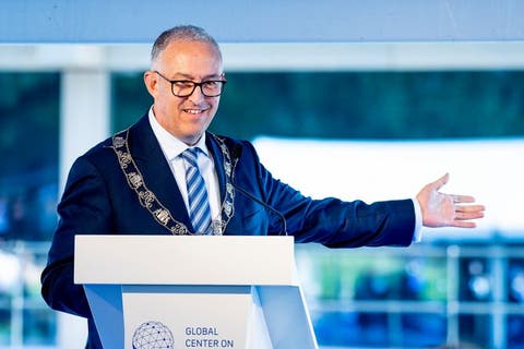 رئيس بلدية روتردام المغربي أحمد أبو طالب يفوز بجائزة أفضل عمدة في العالم