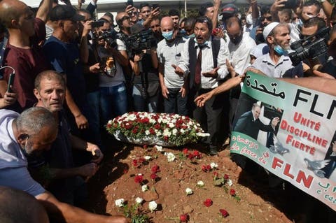 جثمان الرئيس السابق عبد العزيز بوتفليقة يوارى الثرى في العاصمة الجزائر