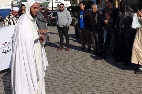 إدانة إمام مسجد بسنتين حبسا.. عريضة لإطلاق سراح  سعيد أبو علي
