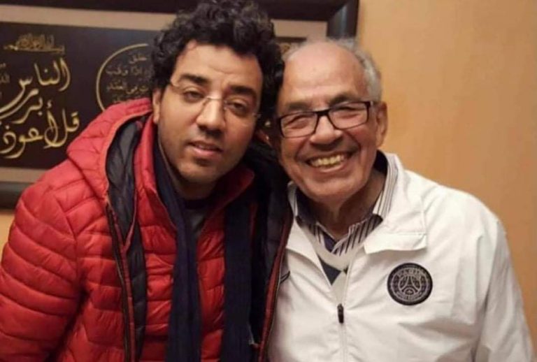 العشابي ينفي خبر مرض الفنان مصطفى الداسوكين
