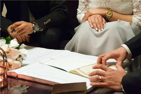 مصري يتزوج 33 مرة في عامين كـ”عمل خيري” والأزهر يعلّق