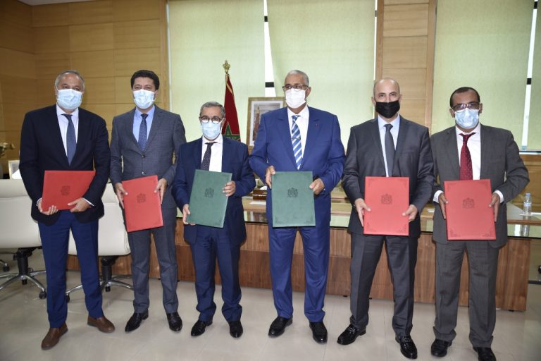 وجدة .. رئيس جهة الشرق يوقع اتفاقيات مع البنك الشعبي لدعم الاستثمار
