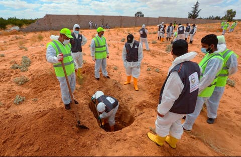 العثور على مقبرة جماعية بليبيا وانتشال عشرات الجثت المجهولة
