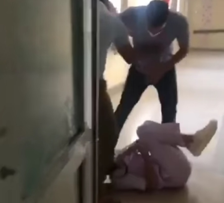 ركل ورفس.. فيديو اعتداء شخص على ممرضة داخل مستشفى بالداخلة يهز الفيسبوك