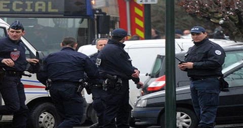 الشرطة الفرنسية تعتقل طالبا خطط لارتكاب جريمة قتل جماعي في مسجد