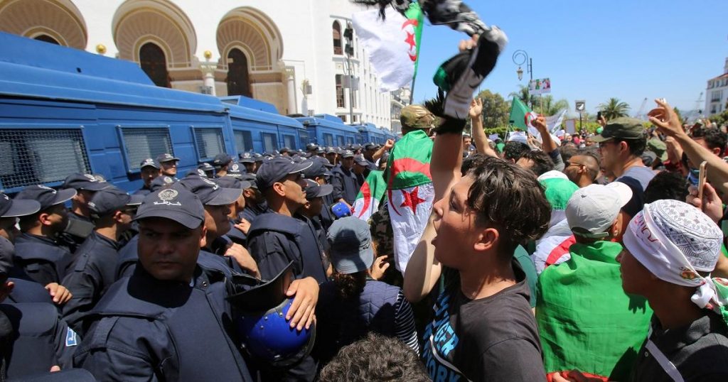الجزائر ..أزيد من 1400 قضية مساس بحقوق الطفل خلال سنة 2021 .