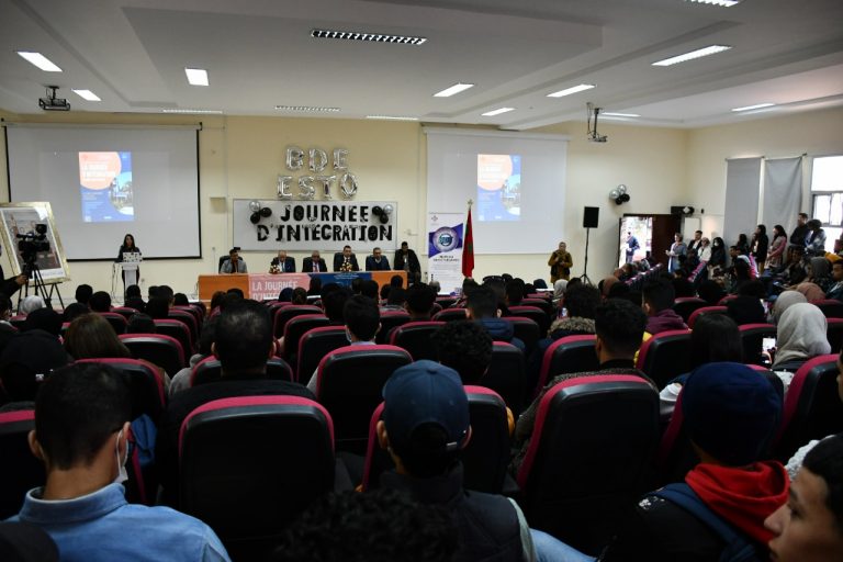 وجدة .. طلبة المدرسة العليا للتكنولوجيا ينظمون "يوم إدماج الطالب"