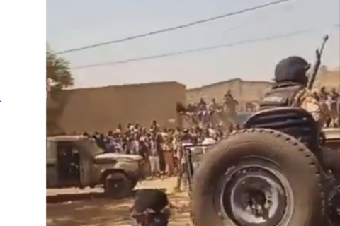 بوركينا فاسو.. محتجون يحاصرون قافلة عسكرية فرنسية ويمنعونها من عبور أراضيهم