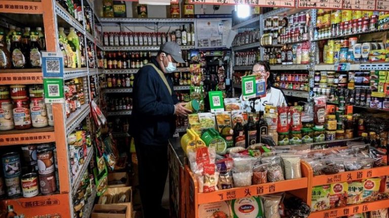 استعدادا لحالة طوارئ.. الصين تدعو مواطنيها إلى تخزين الغذاء