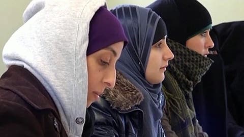 مجلس أوروبا يسحب حملة بشأن الحجاب بعد احتجاجات في فرنسا