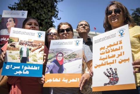 صحيفة : حظر المغرب للمساكنة والعلاقات الرضائية يخنق السياحة