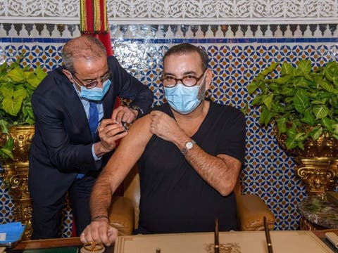 وزير الصحة: “اللقاح كلف الدولة الملايير والملك بتلقيه التلقيح أعطى النموذج للمغاربة”