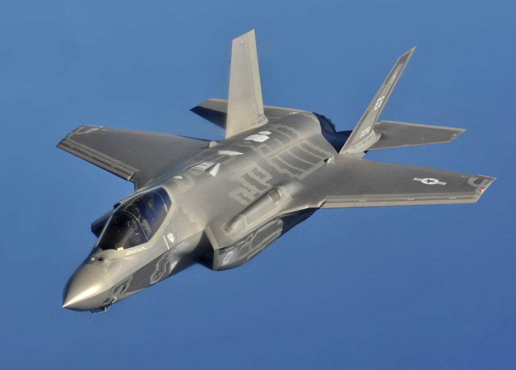 32 طائرة F-35 في طريقها للمغرب.. والرعب يدب في نفوس جنرالات الجزائر