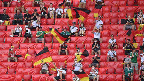 إسبانيا تفرض قيودًا جديدة على الحضور الجماهيري في الملاعب