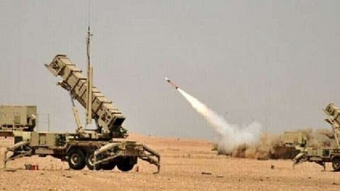 أطلق باتجاه الرياض.. الدفاع الجوي السعودي يعترض صاروخا بالستيا